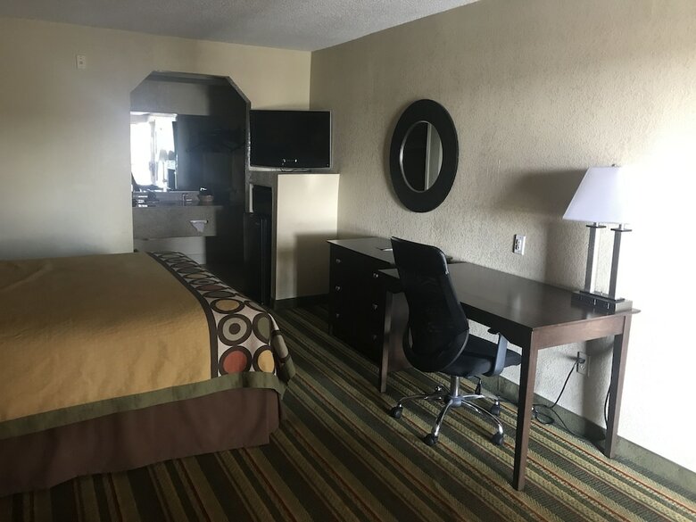 Hotel Super 8 By Wyndham Monroe