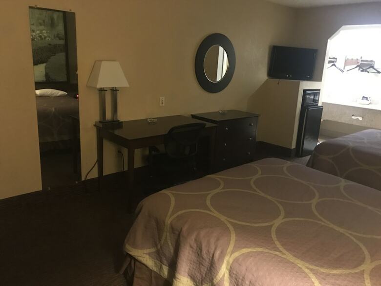 Hotel Super 8 By Wyndham Monroe
