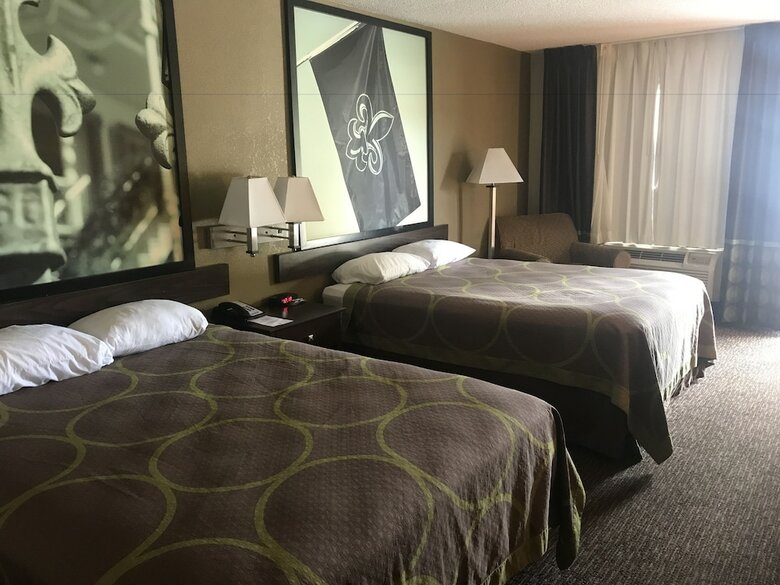 Hotel Super 8 By Wyndham Monroe