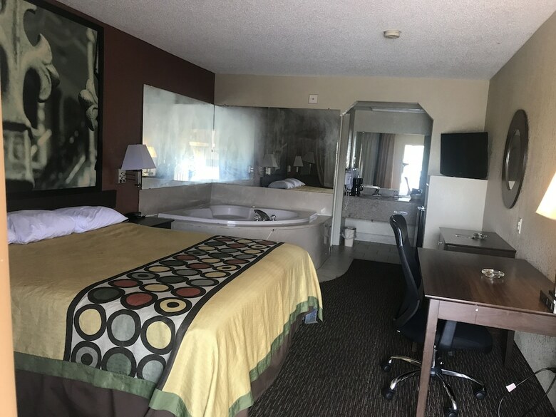 Hotel Super 8 By Wyndham Monroe