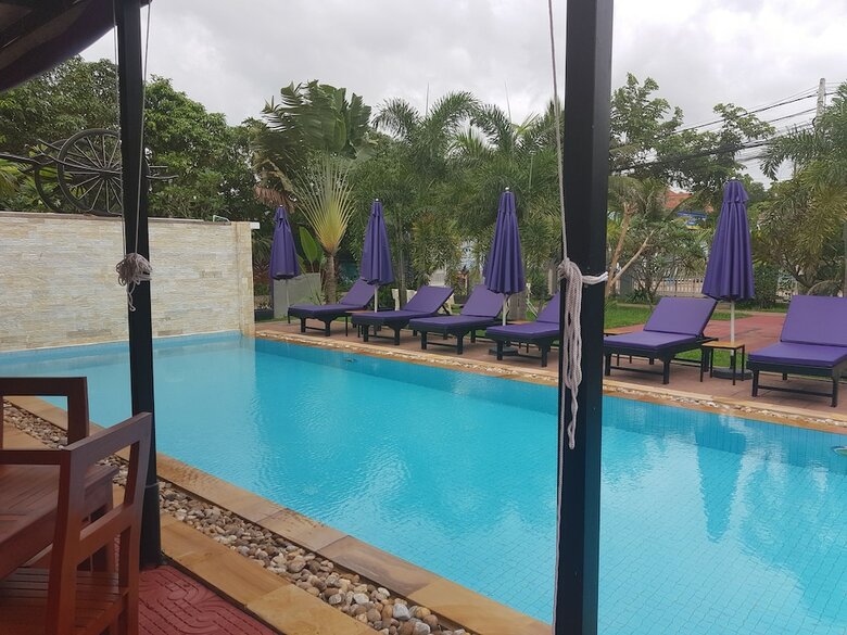 Hotel White Lotus Resort