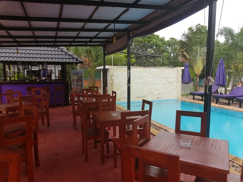Hotel White Lotus Resort