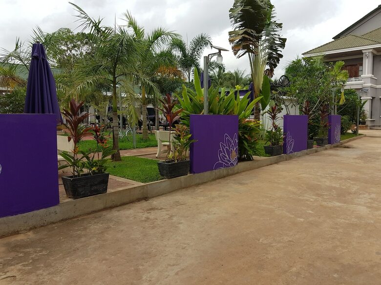 Hotel White Lotus Resort