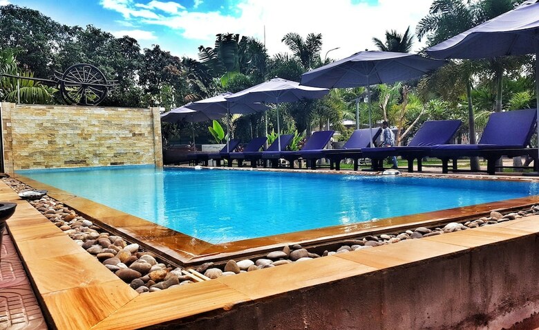 Hotel White Lotus Resort