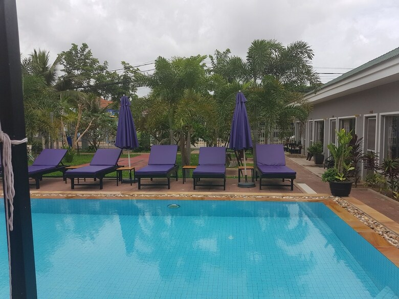 Hotel White Lotus Resort