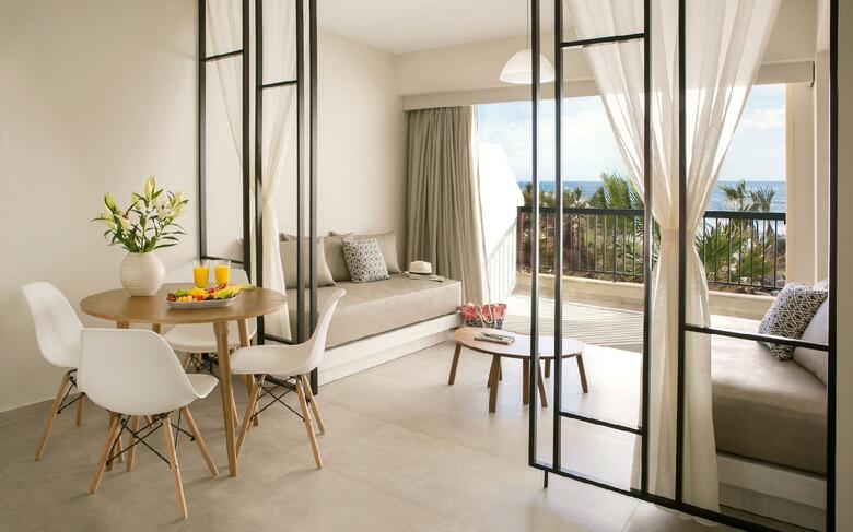 Hotel Louis Paphos Breeze