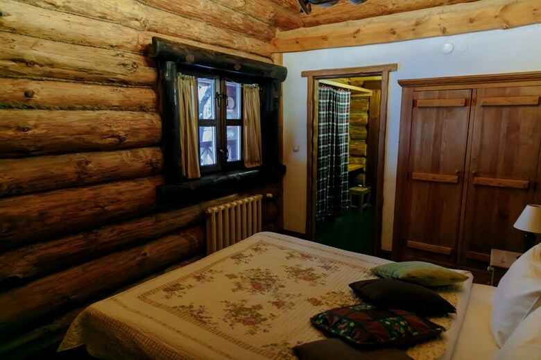 Hotel Ethnocomplex Bobrovaya Dolina