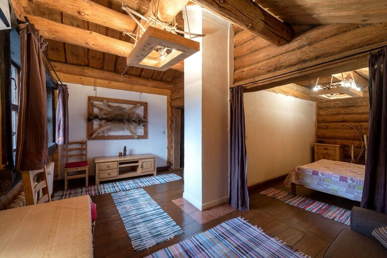 Hotel Ethnocomplex Bobrovaya Dolina
