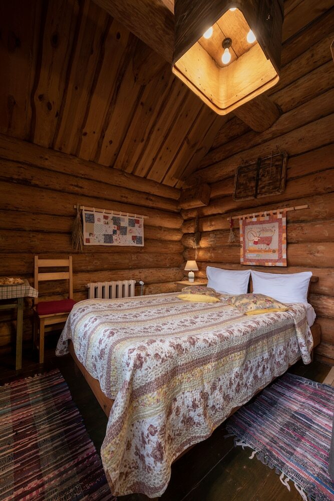 Hotel Ethnocomplex Bobrovaya Dolina