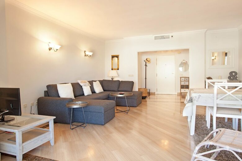 Luxury Beach Apartment Elviria, Marbella