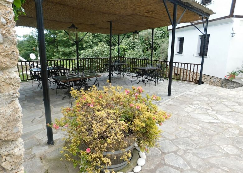 Hotel To Kalivi