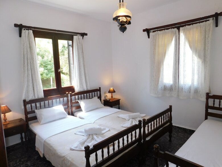 Hotel To Kalivi