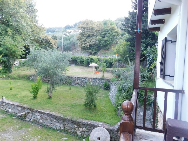 Hotel To Kalivi