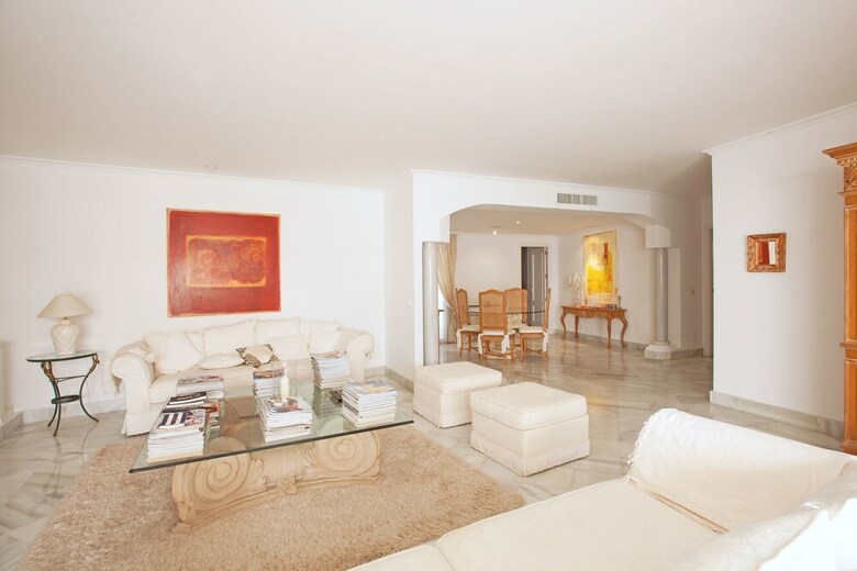 Apartamentos White Pearl Beach
