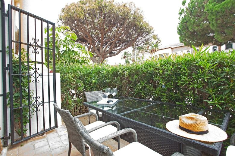 Apartamentos White Pearl Beach