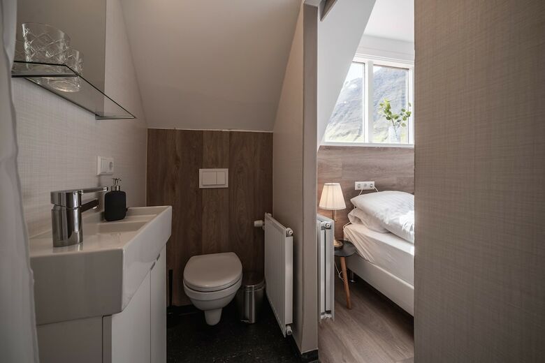 Hotel Holt Inn