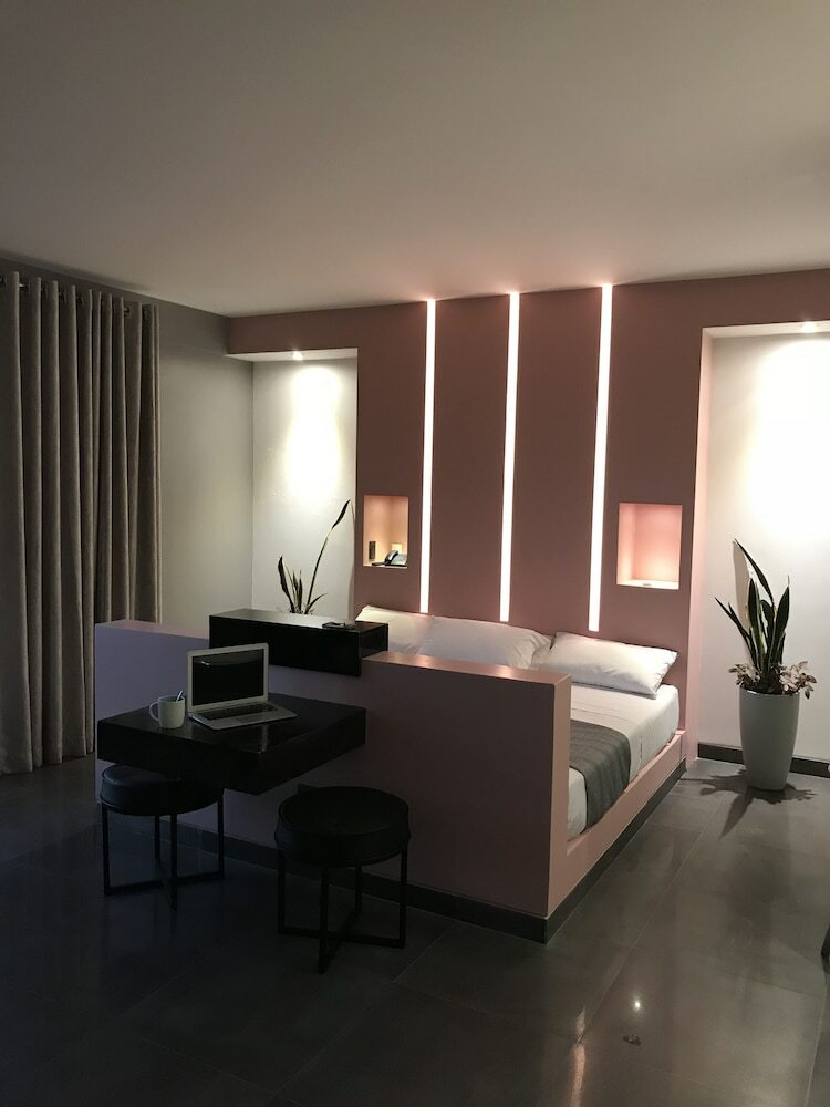 Hotel G