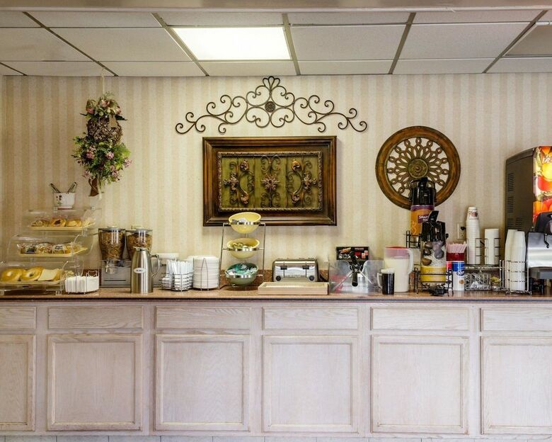 Hotel Econo Lodge Inn & Suites