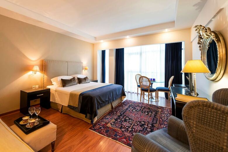 Best Western Plus Embassy Hotel