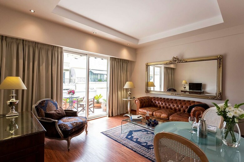 Best Western Plus Embassy Hotel