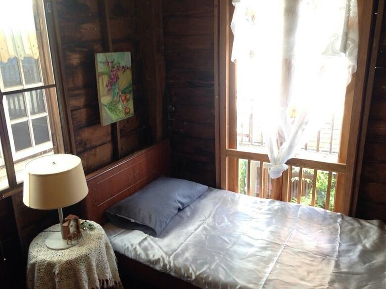Hostal Baan Somlim Homestay