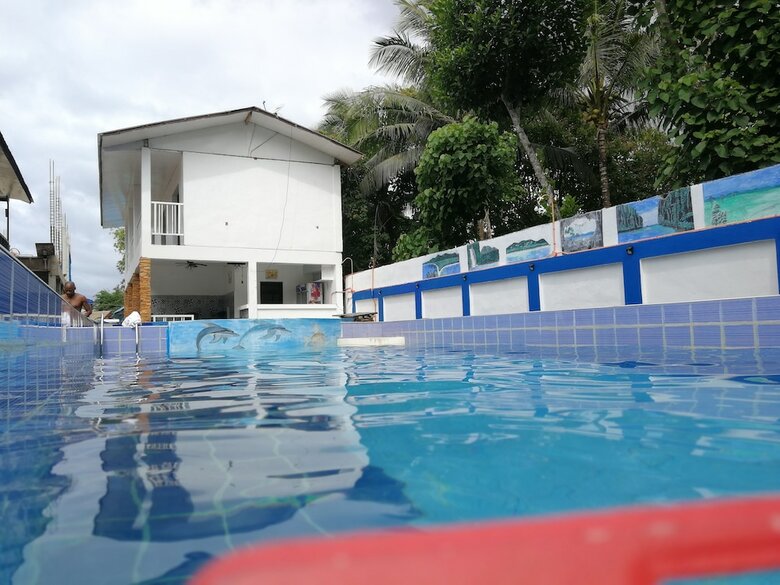 Bed & Breakfast El Nido White House