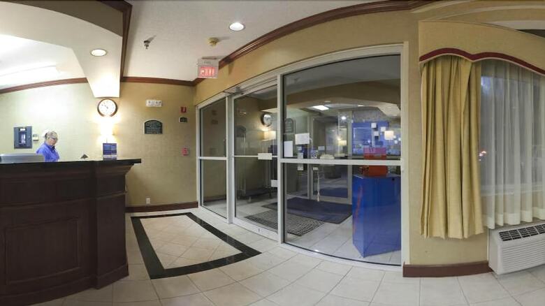 Hotel Quality Inn & Suites