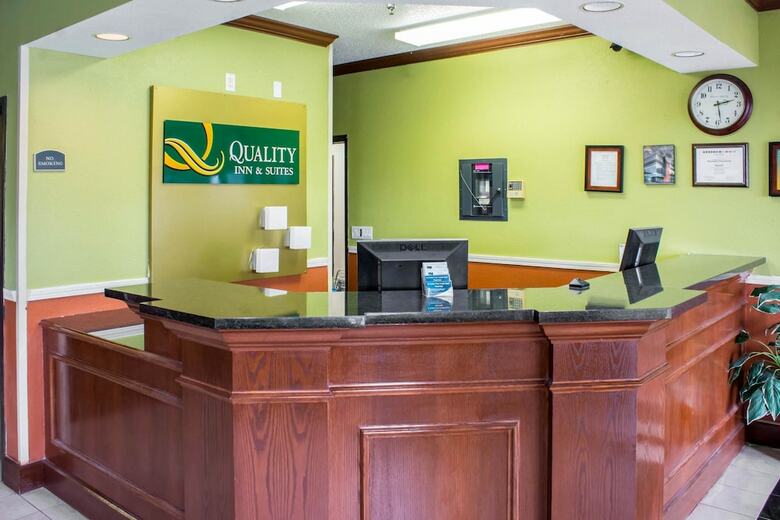 Hotel Quality Inn & Suites