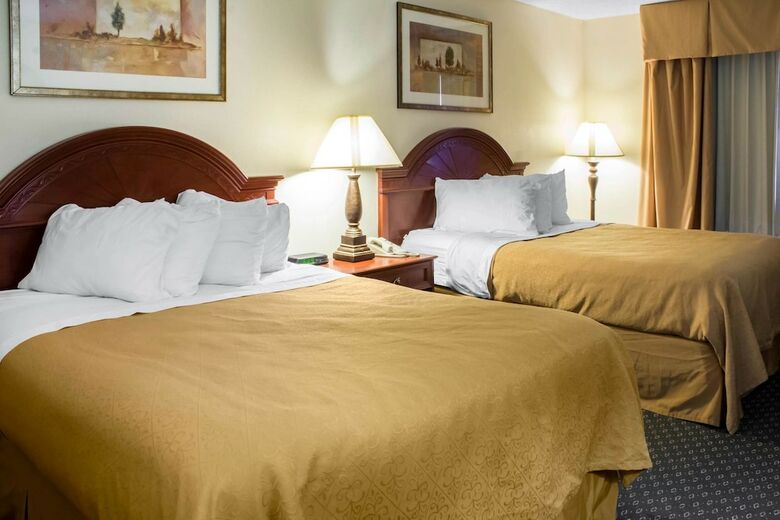 Hotel Quality Inn & Suites