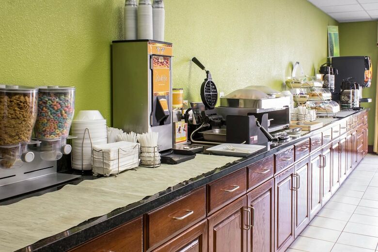 Hotel Quality Inn & Suites