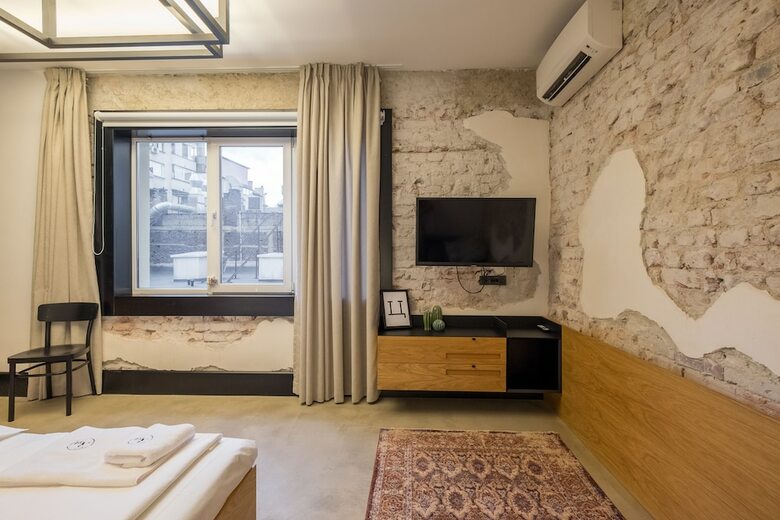 R34 Boutique Hotel