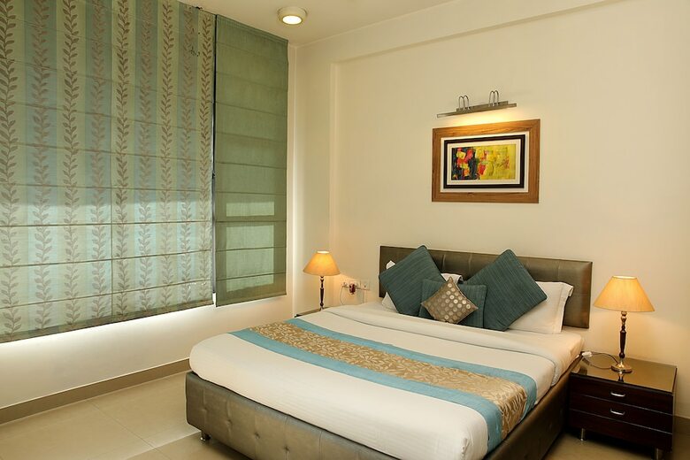 Bed & Breakfast Ahuja Residency Parklane