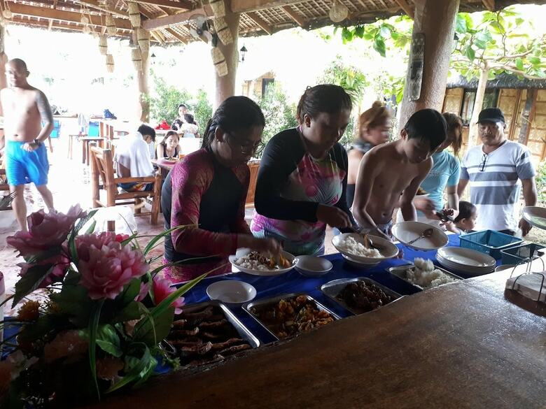 Hotel Calayo Beach Resort