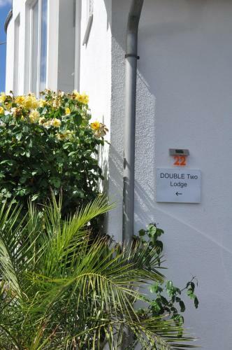 Hostal Double Two Lodge