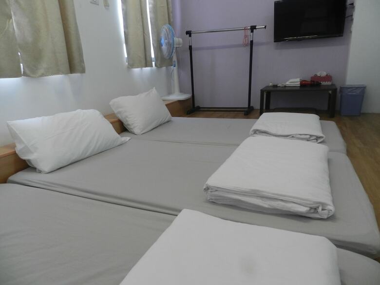 Hotel Caitlyn Hostel II