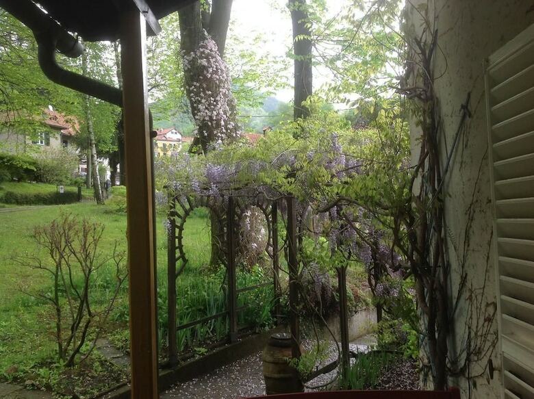 A O So� B&B