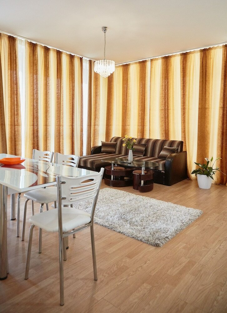 Gabizz Apartments - Near Farul Stadium