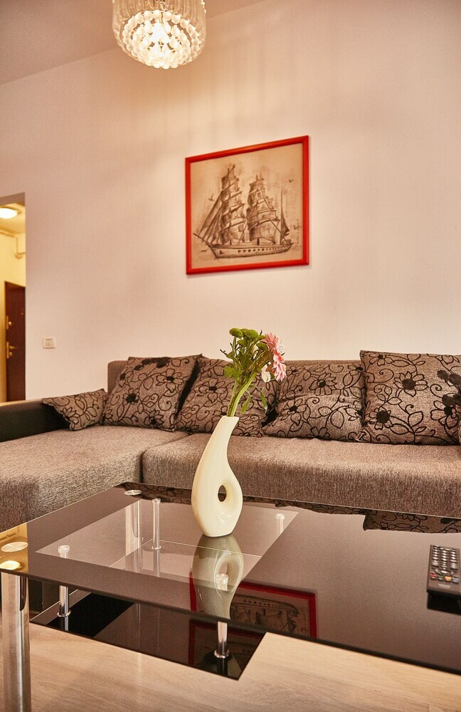 Gabizz Apartments - Near Farul Stadium