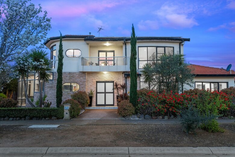 Villa De Marseilles - Melbourne