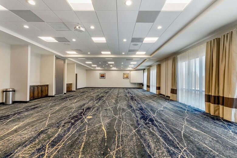 Hotel Comfort Suites