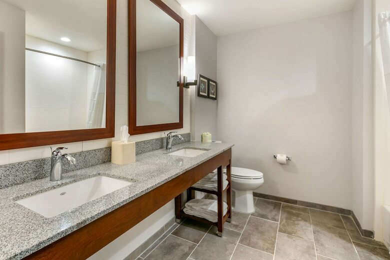 Hotel Comfort Suites