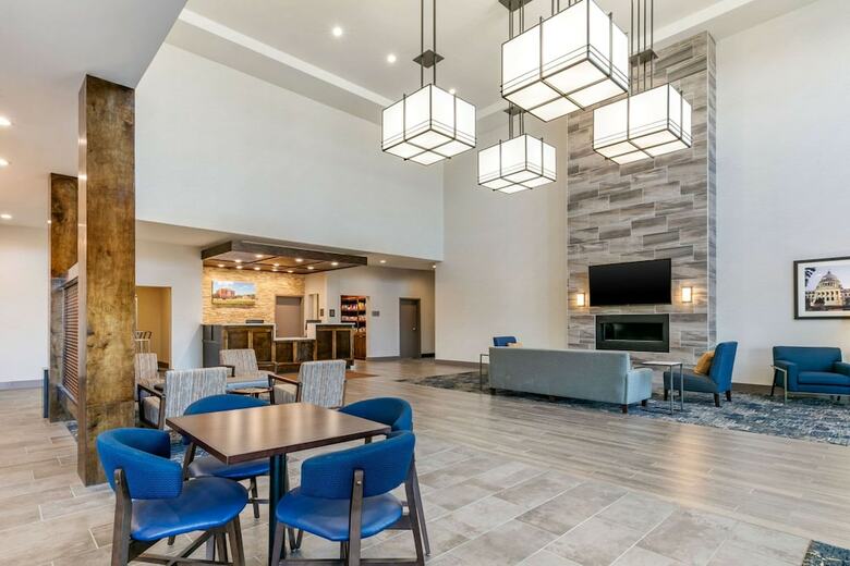 Hotel Comfort Suites