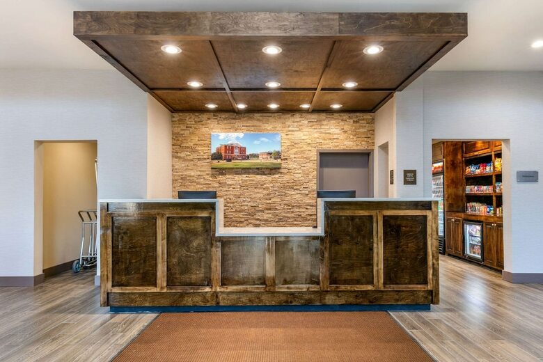 Hotel Comfort Suites