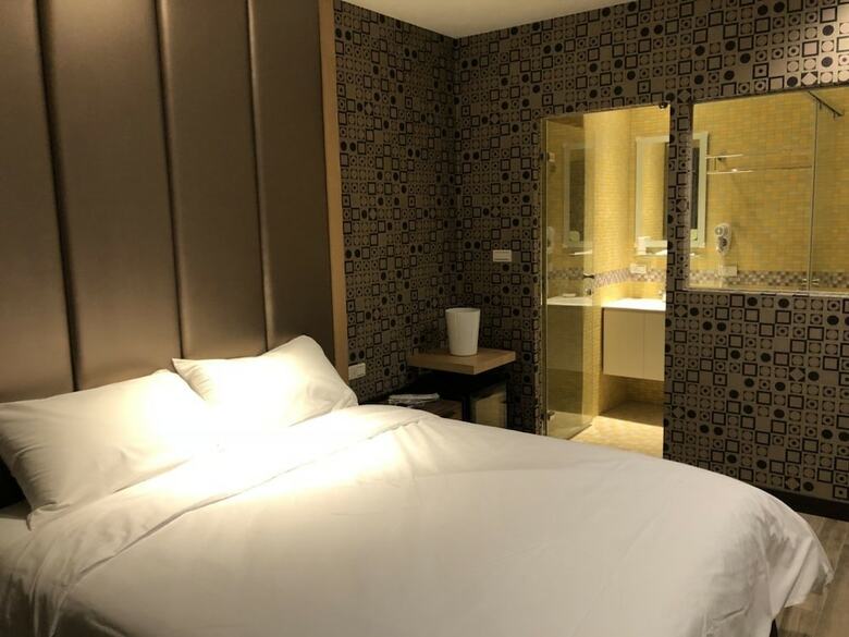 Honest&warm Hotel