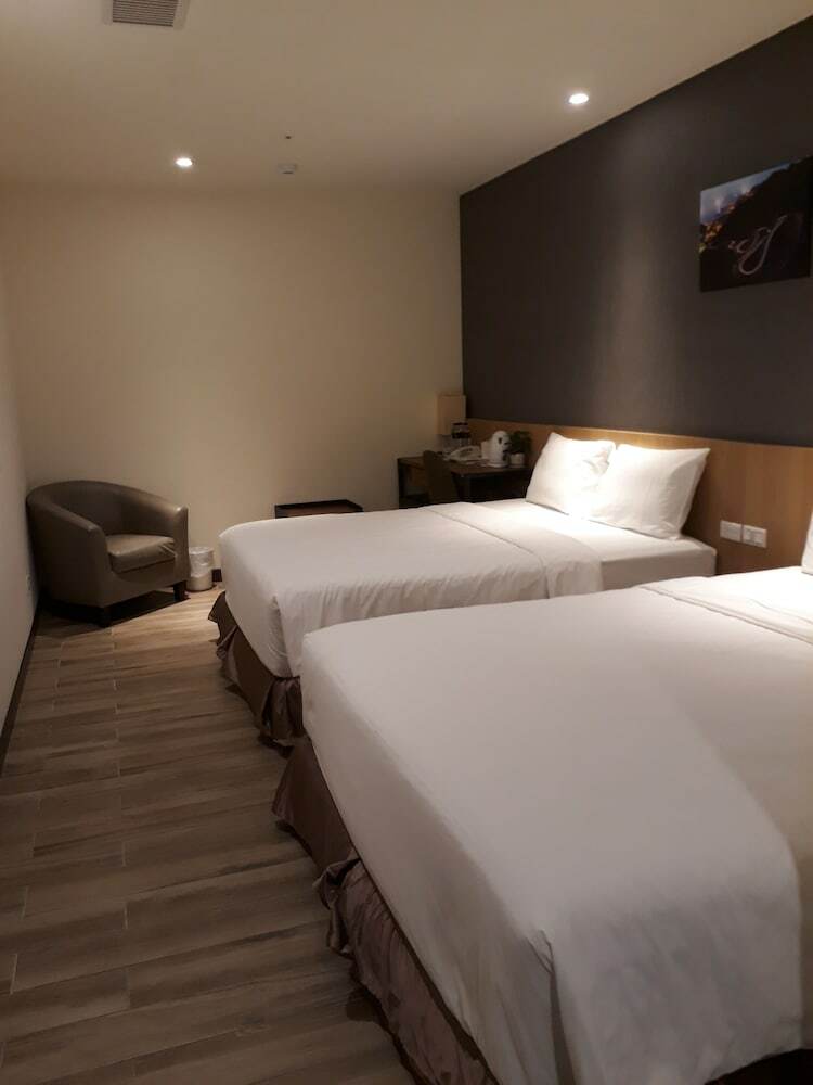 Honest&warm Hotel