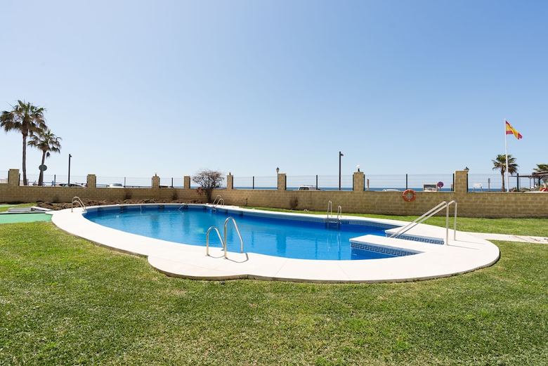 Apartamentos Calahonda Primera Linea de Playa