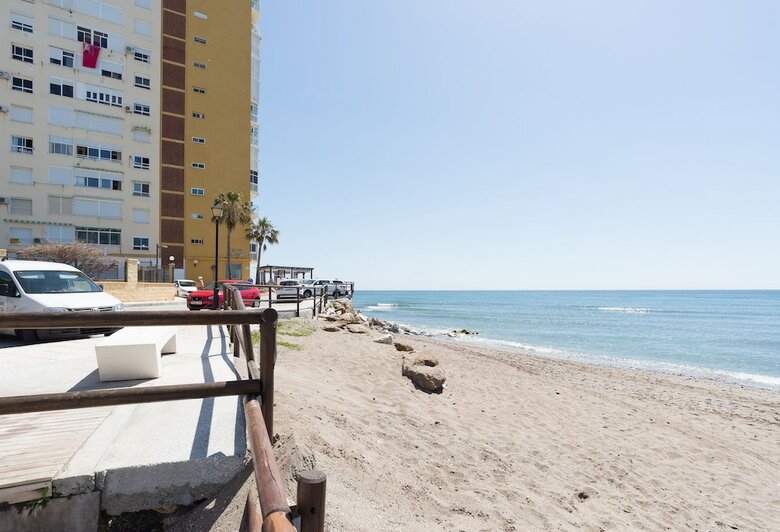 Apartamentos Calahonda Primera Linea de Playa