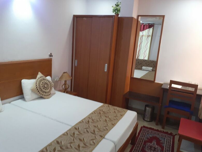 Hotel Airport Sky Inn