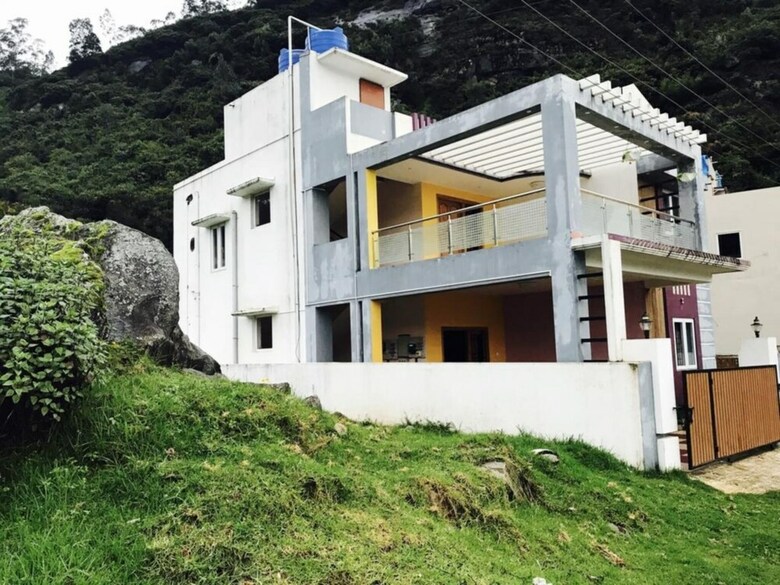 Hotel The Conerstayz