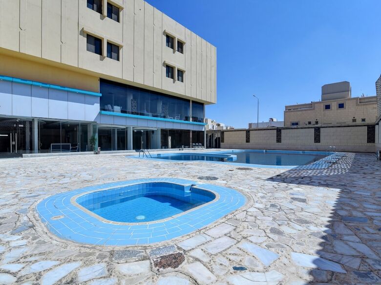 Capital O 419 Al Safeer Hotel